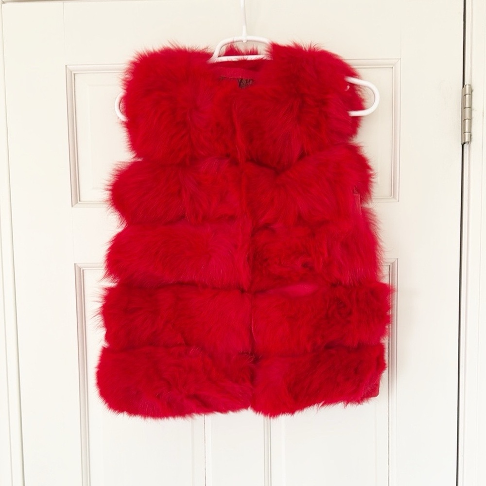 Red fur vest hook closures lined